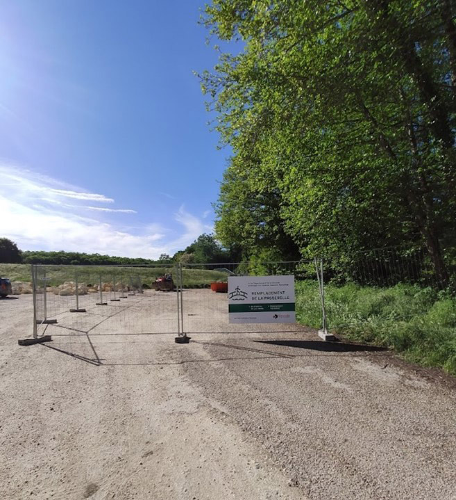 Démolition d'une passerelle à Blasimon